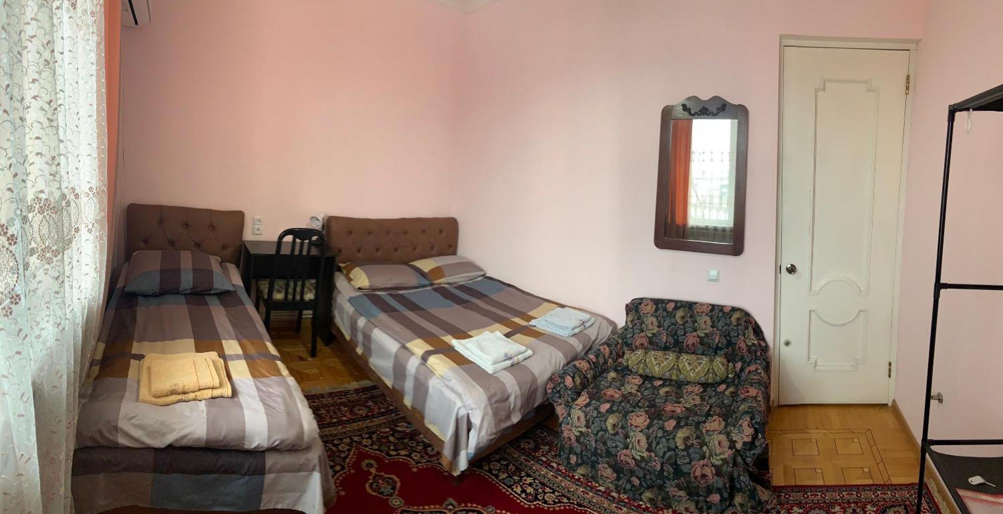 Guest House Lilia เยเรวาน ภายนอก รูปภาพ