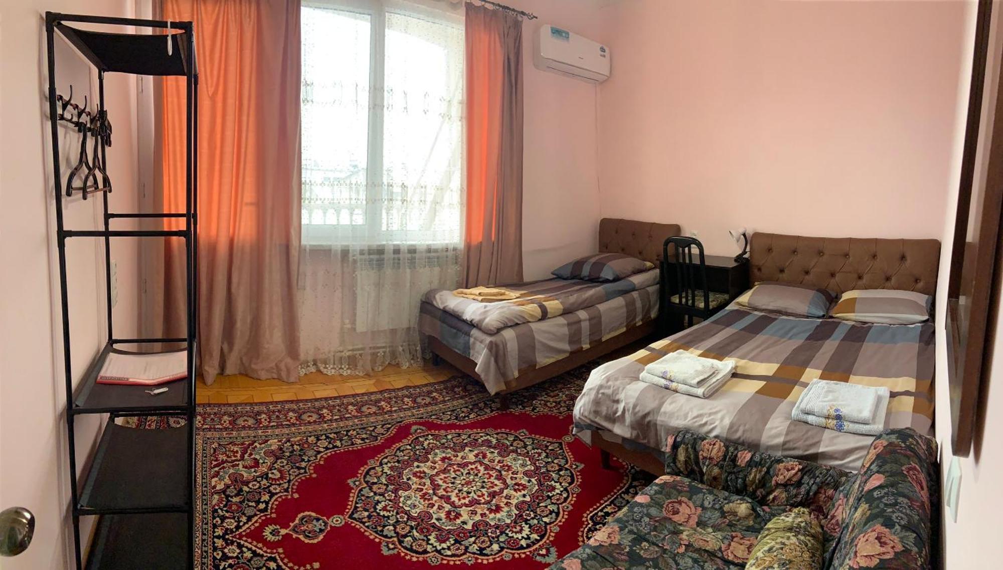 Guest House Lilia เยเรวาน ภายนอก รูปภาพ